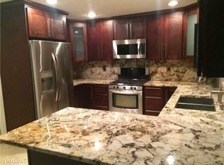 19720 NW 85th Ave, Hialeah, FL 33015