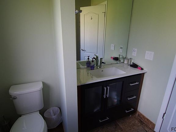 4th image of 75 Westbury Ln
