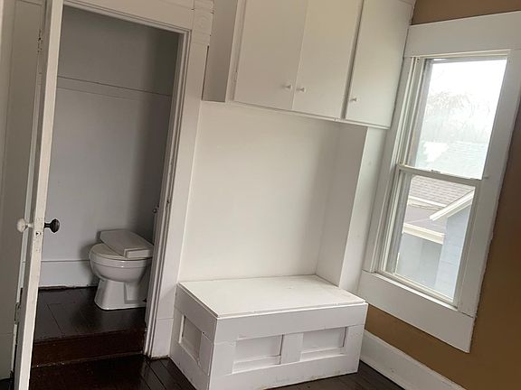 5th image of 1011 W Adrian G Hinton Ave #2