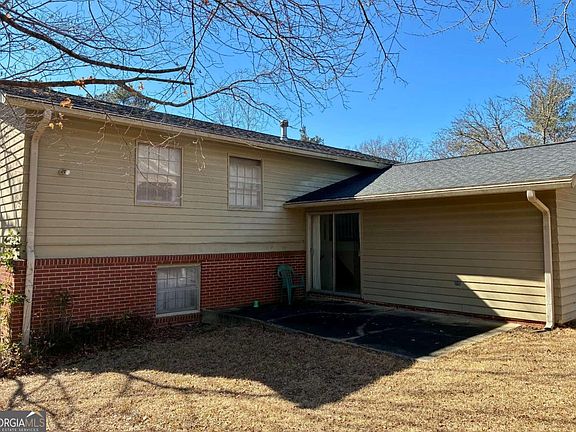 3rd image of 108 Sycamore Rd SW