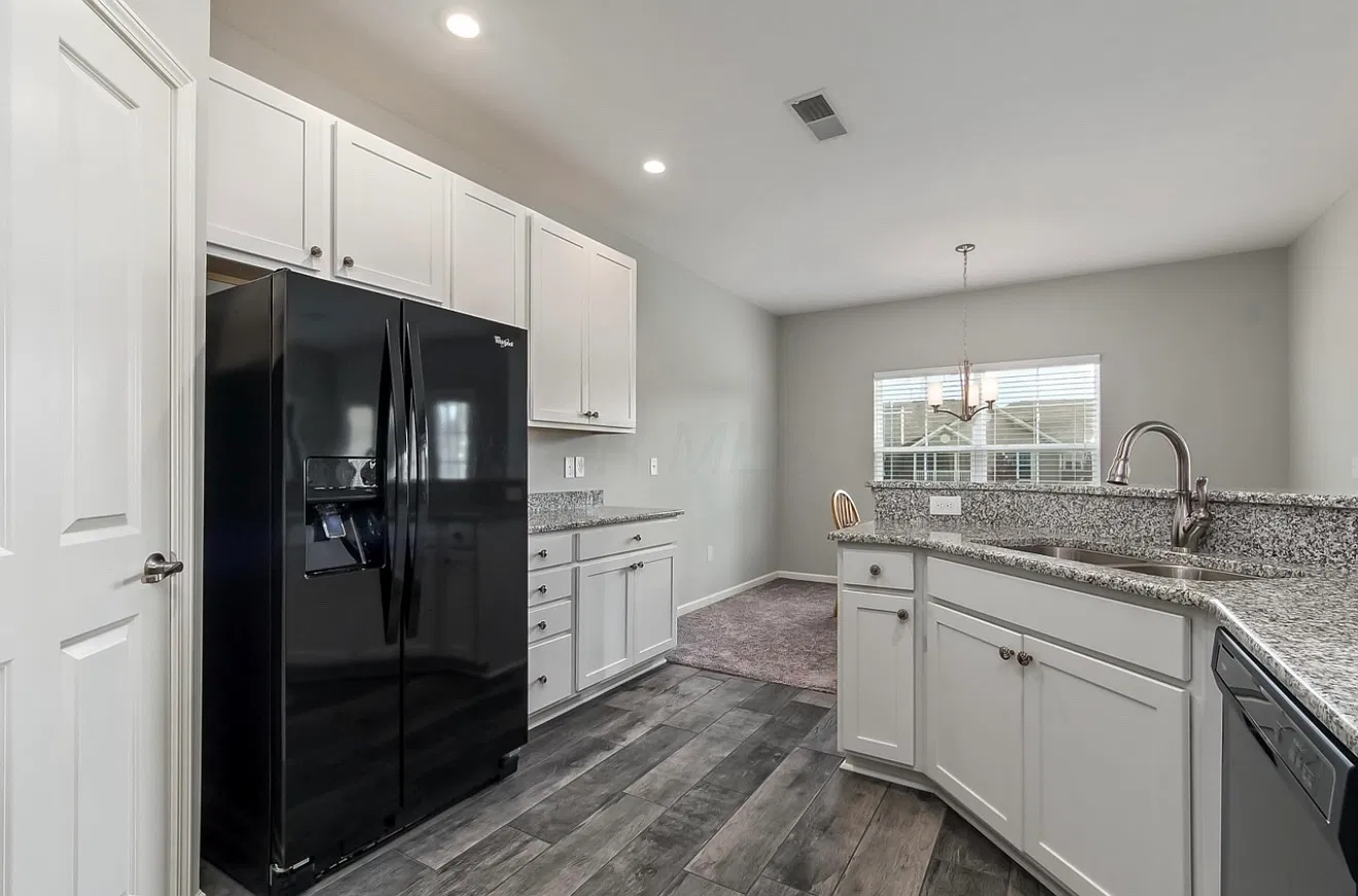 3 bed, 1638 sqft, $2,000 — Photo 2