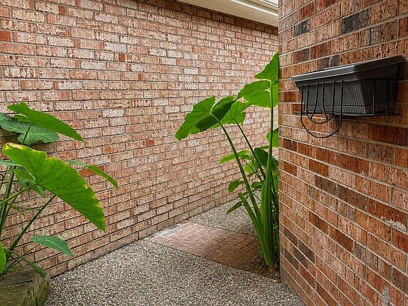 3rd image of 102 Ambiance Cir