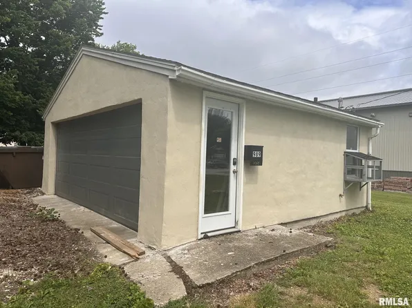 989 N Church St, Jacksonville, IL 62650