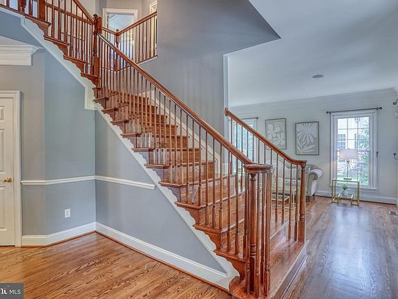 5th image of 434 Spring Hollow Dr