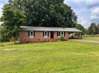 232 Ravenwood Ln, Lexington, NC 27292