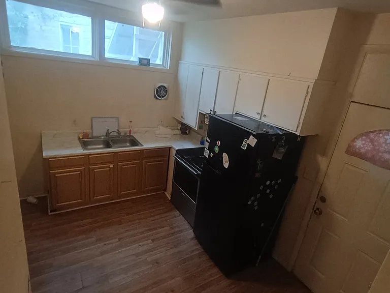 457 N 2nd St #1 — Photo 11