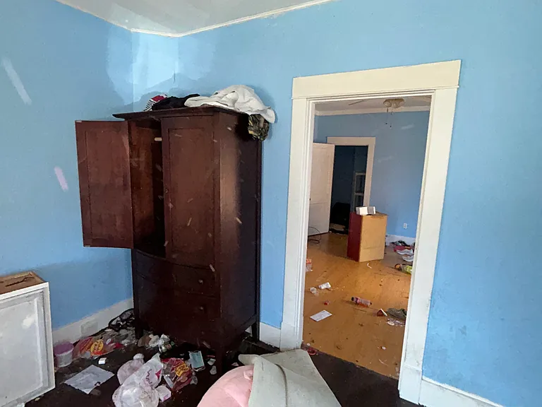 2345 Iowa St — Photo 7
