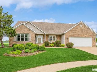5402 20th Avenue Ct, Moline, IL 61265