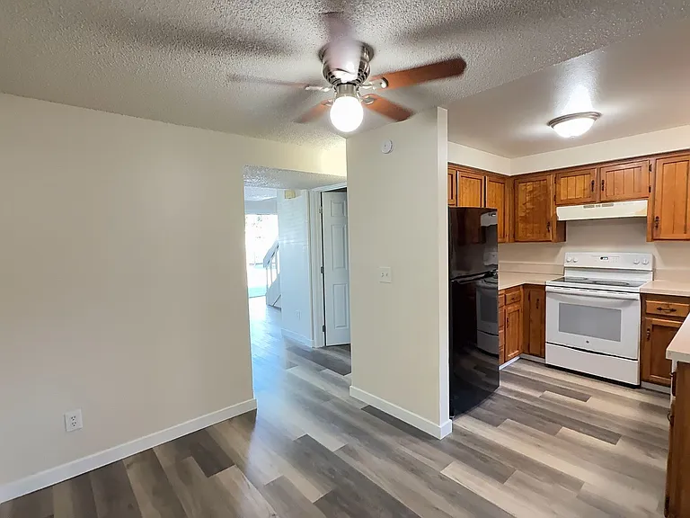 1175 Clearview Ave NE — Photo 7