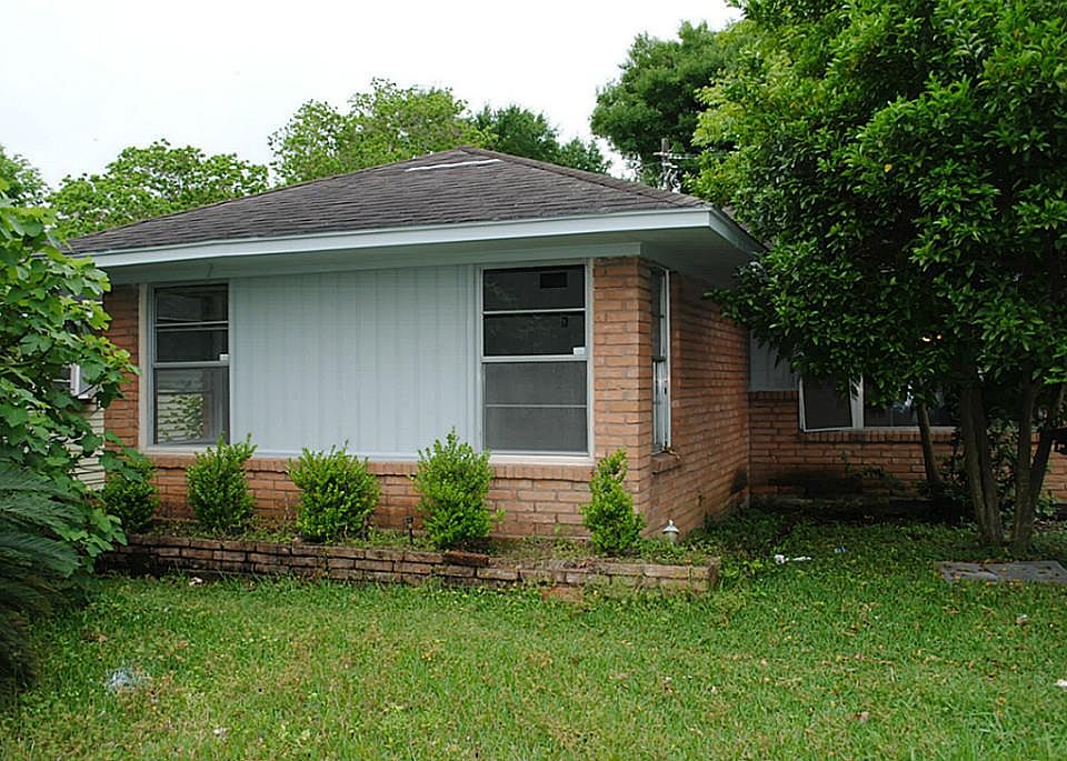 1st image of 8410 Glencross St