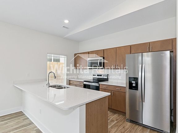 4th image of 9603 E Annabelle Cir