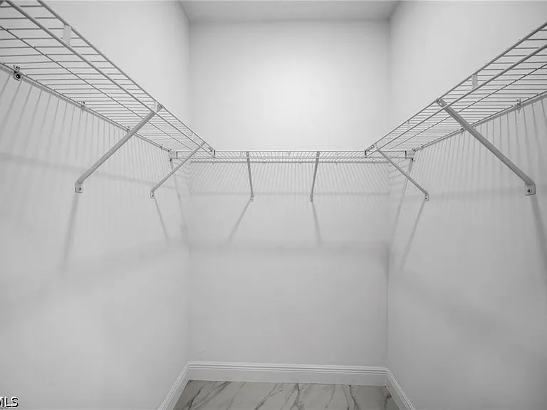 438 Poplar St — Photo 16