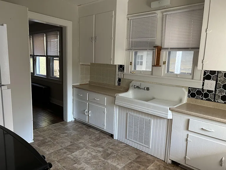 712 S Cameron St — Photo 10