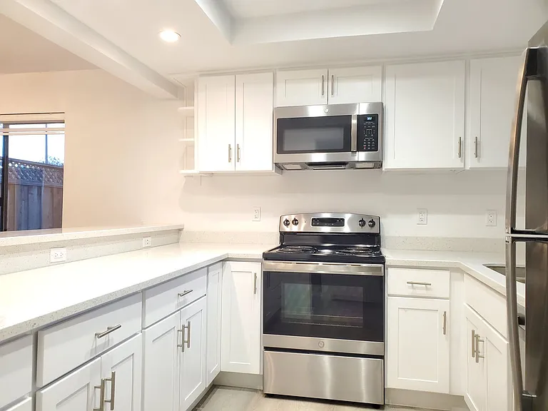 1001 Villa Maria Ct — Photo 3