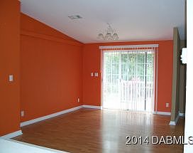 4th image of 1095 Yaupon St