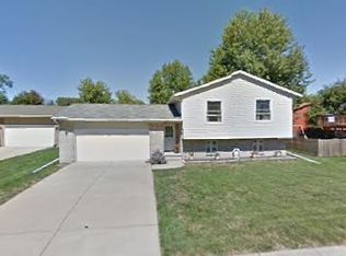 495 45th Ave, East Moline, IL 61244