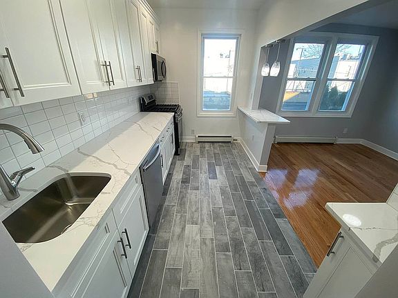 5th image of 7127 69th St