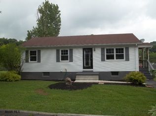 1325 Spring Run Dr, Altoona, PA 16601