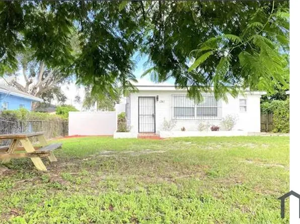 1747 NW 77th St, Miami, FL 33147