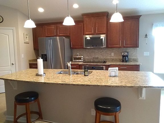 5th image of 14 Auberry Dr