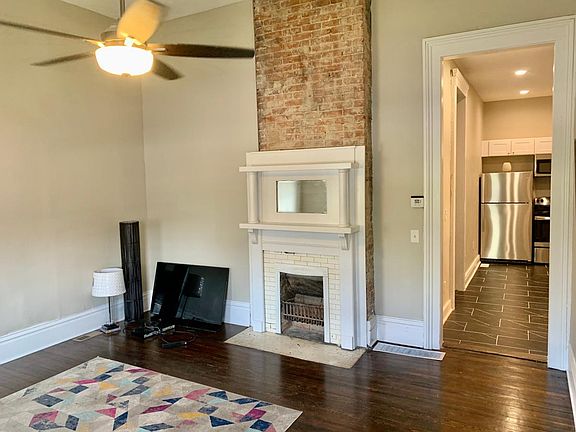 5th image of 323 E Oak St #1