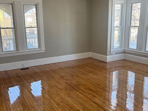 3rd image of 31 Arlington St #1