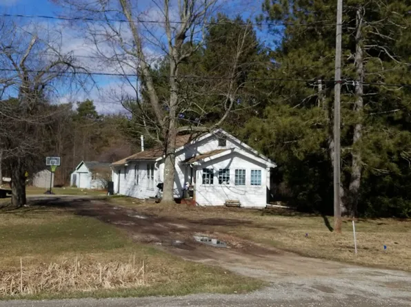 9938 S Graham Rd, Saint Charles, MI 48655