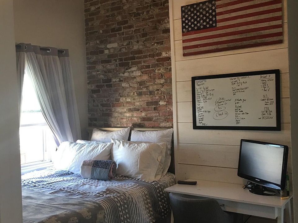 2nd image of 162 E St #162