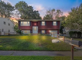 6 McGovern Dr, Garnerville, NY 10923