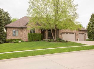 925 Eagle Ridge Rd, Cedar Falls, IA 50613