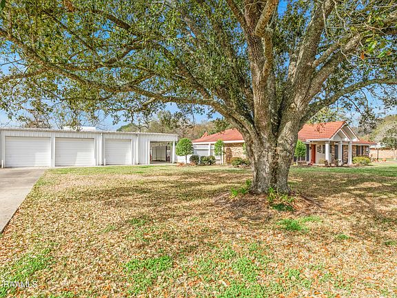 2nd image of 1907 Teche Dr