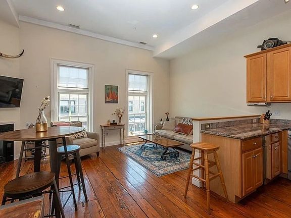 4th image of 141 Washington St Unit 1
