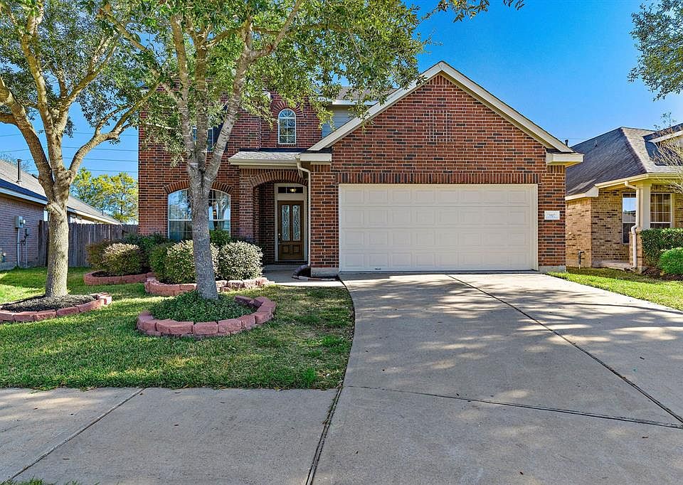 1st image of 7907 Thorncroft Manor Ln