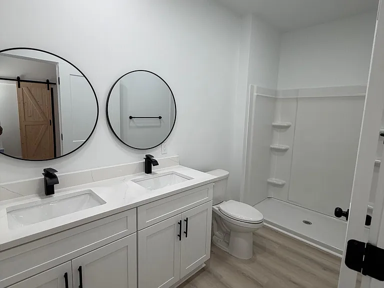 2512 N Bonita Ave — Photo 8