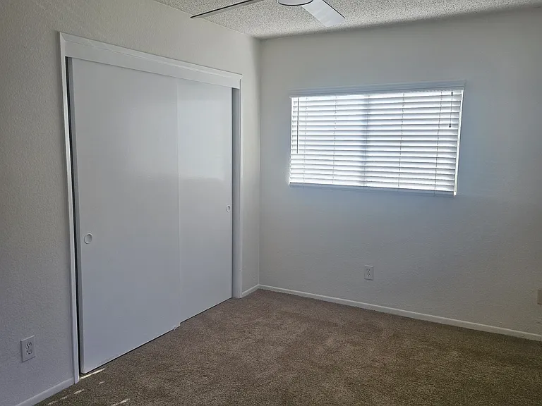 14616 Eastwood Ave #7 — Photo 11