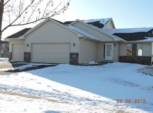 9663 Park Place Dr, Monticello, MN 55362