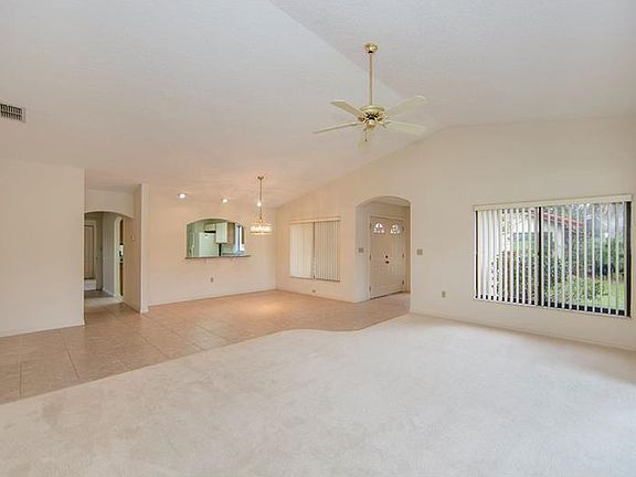 2nd image of 2708 Clubhouse Dr