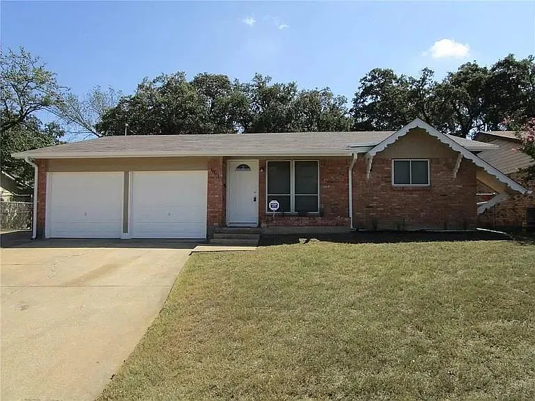3 bed, 1428 sqft, $2,000 — Photo 1