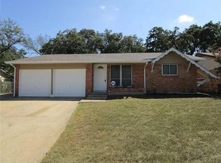 1801 Barron Ln, Fort Worth, TX 76112