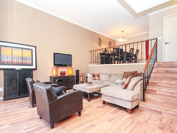 4th image of 1711 Grismer Ave APT 6