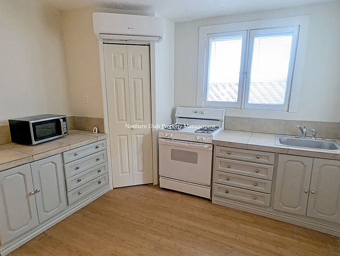 4 Kitchen_11042024