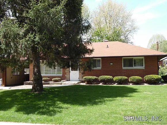 228 Alben St photo 1