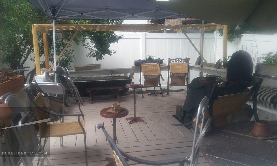 2nd image of 271 Macdonough St #2