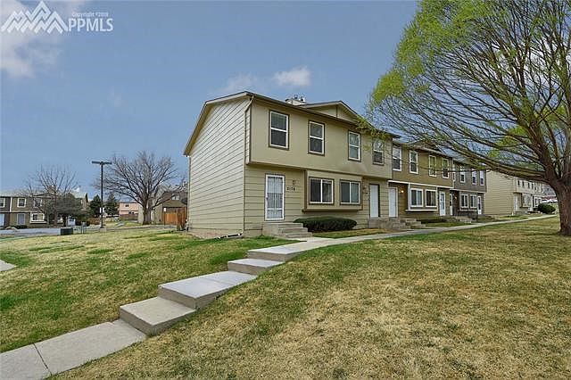 Front of Town House, End Unit