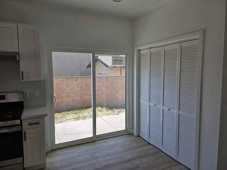 10206 Larson Ave — Photo 10