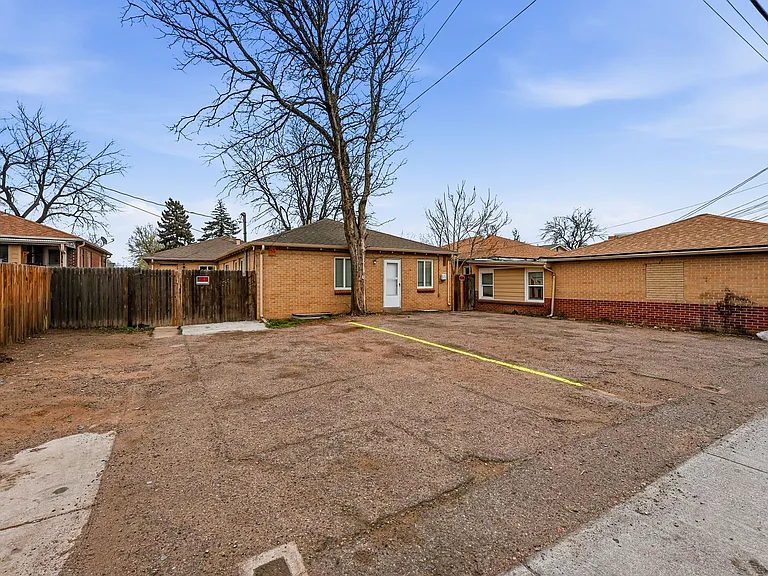 1717 Clinton St — Photo 27