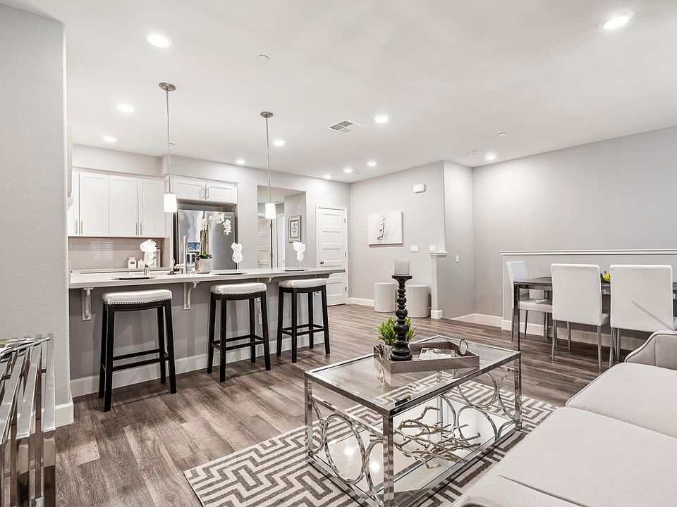 1st image of 1018 Onofrio Ln Unit 2