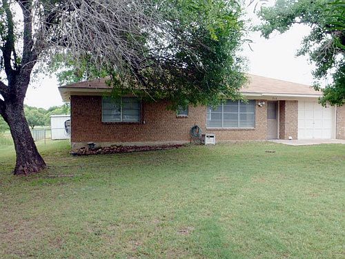 1st image of 914 Circle Dr