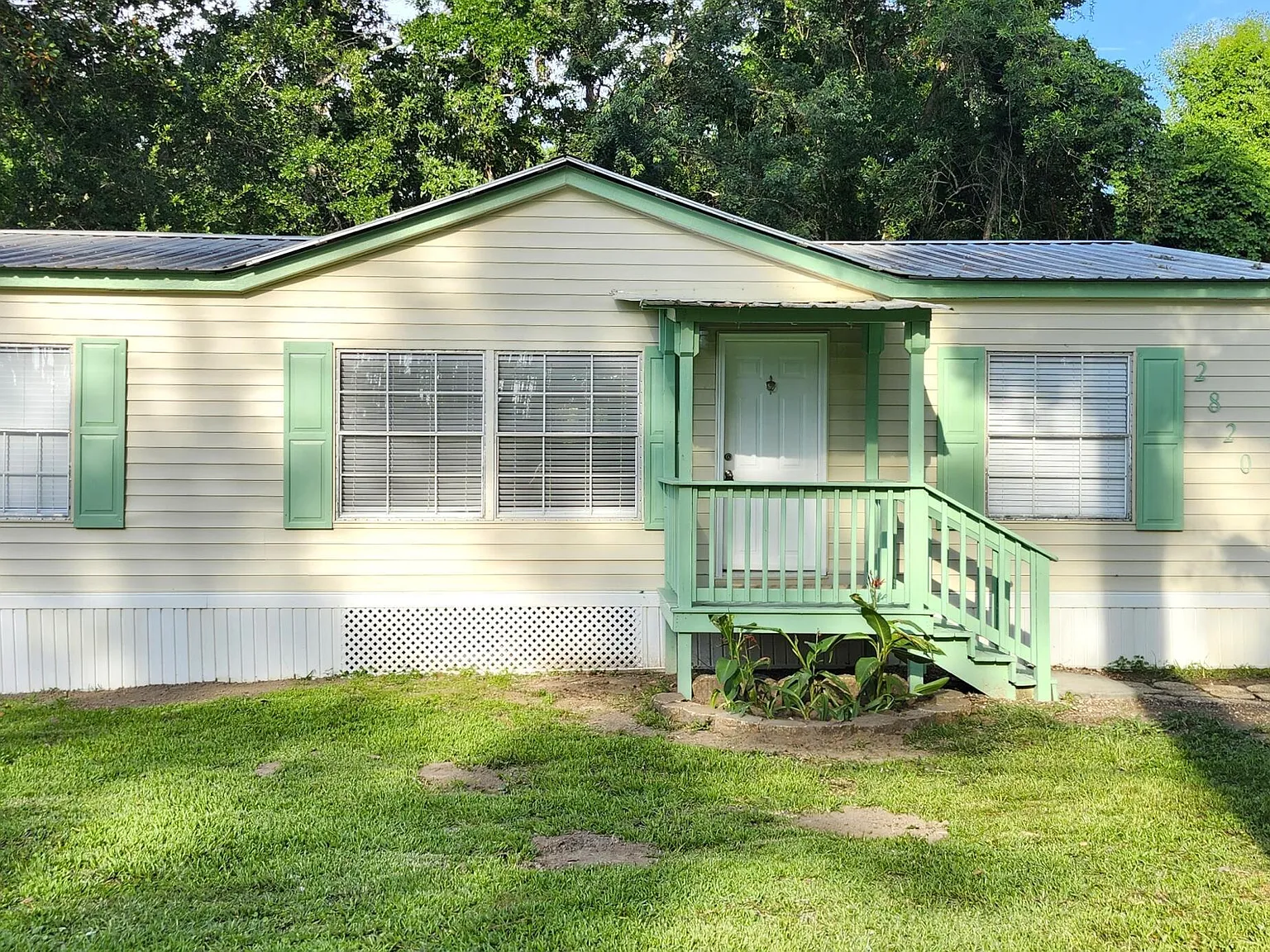 3 bed, 2.0 bath, 1054 sqft, $1,400 — Photo 1