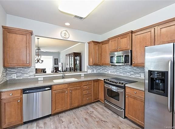 3rd image of 19218 Mallard Dr